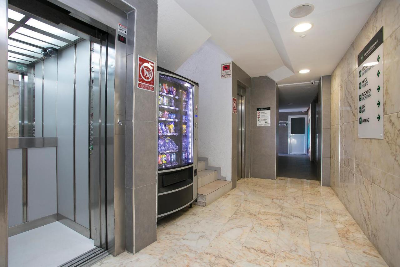 Apartamentos Amalia By Mc Benidorm Bagian luar foto